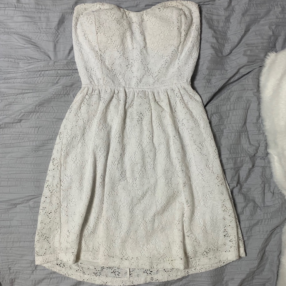 White strapless lace dress